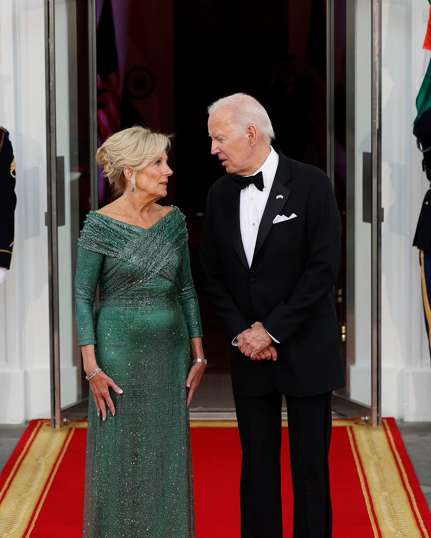 В облегающем зеленом платье: 71-летняя Джилл Байден очаровала на приеме в Белом доме