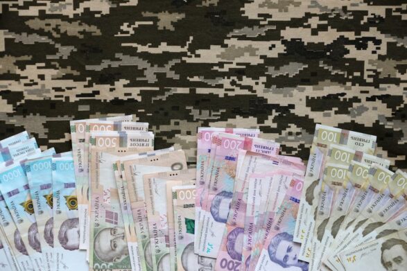 Виплати військовим: яку одноразову допомогу можуть отримати контрактники - today.ua