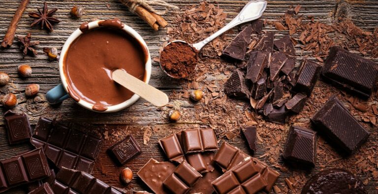 Диетологи назвали единственный полезный шоколад из всех: организм будет как часы - today.ua