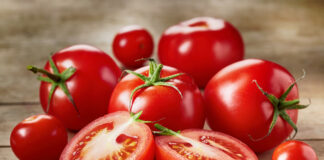 Консервированные помидоры без уксуса, соли и сахара: рецепт максимально свежих и полезных овощей на зиму - today.ua