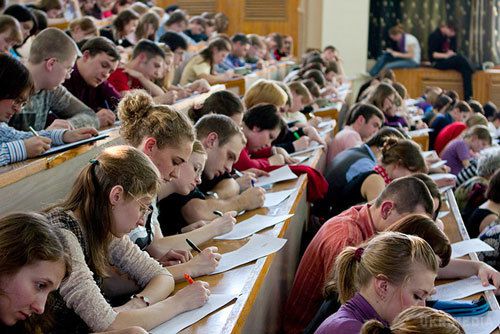 В Україні виросли ціни на навчання: скільки коштує контракт у провідних університетах