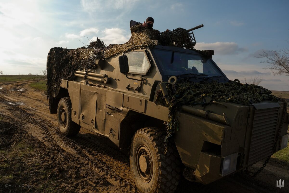 Австралия передаст Украине новую партию броневиков Bushmaster