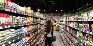Мережа супермаркетів АТБ знизить ціни на продукти на один день: які товари можна буде купити дешевше - today.ua