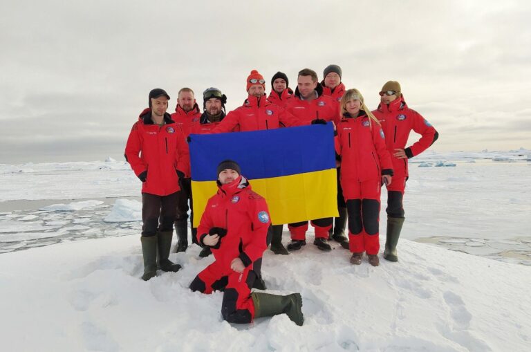 Зарплата та доплата 55,8 тис. грн: українцям запропонували роботу в антарктичній експедиції - today.ua
