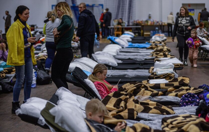 Украинских беженцев в Чехии выселяют в палаточные городки 