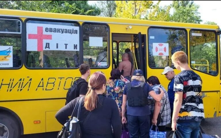 В Украине объявлена массовая принудительная эвакуация детей - today.ua