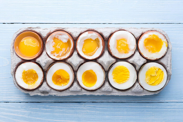 Сколько минут нужно варить яйца после закипания вкрутую и всмятку - today.ua