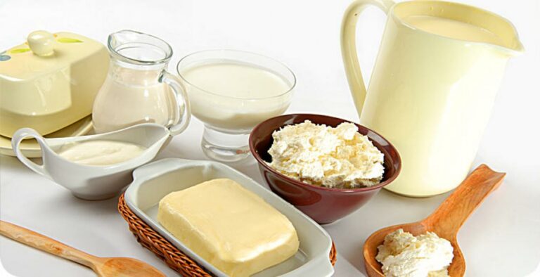 В Украине подешевела молочка: сколько стоят молоко, сметана, сливочное масло и творог в супермаркетах - today.ua