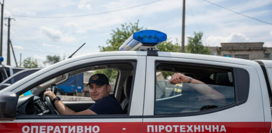 Коли водії можуть не пропускати автомобілі з увімкненими маячками - today.ua