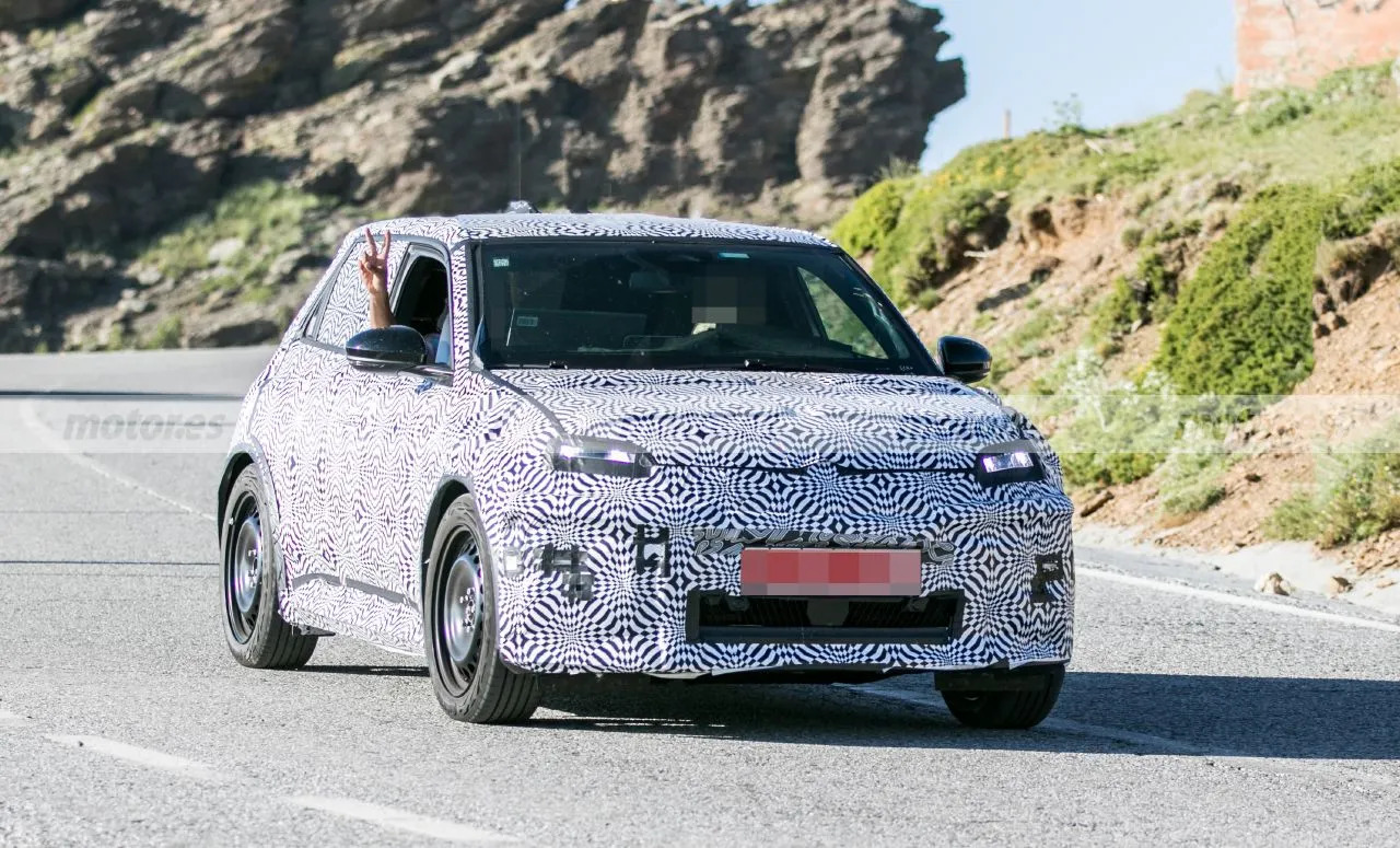 Шпигуни вперше показали прототип електромобіля Renault 5