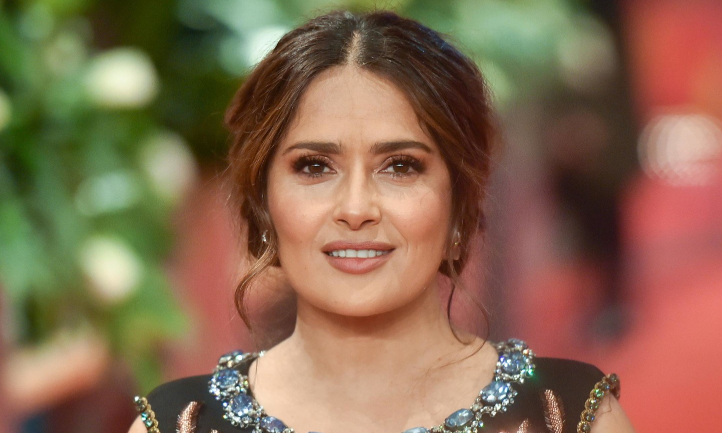 Сальма Хайек показала честное селфи с седыми волосами: Натуральная красота - today.ua