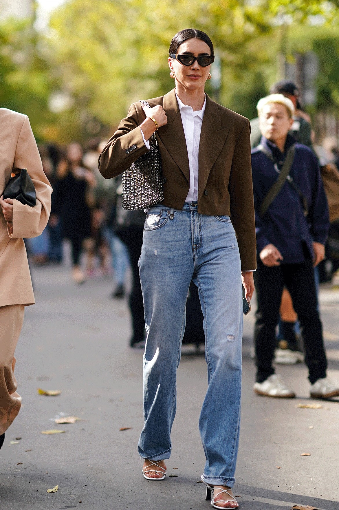 Хит 2023 года: стилисты показали самые стильные джинсы, которые идут абсолютно всем