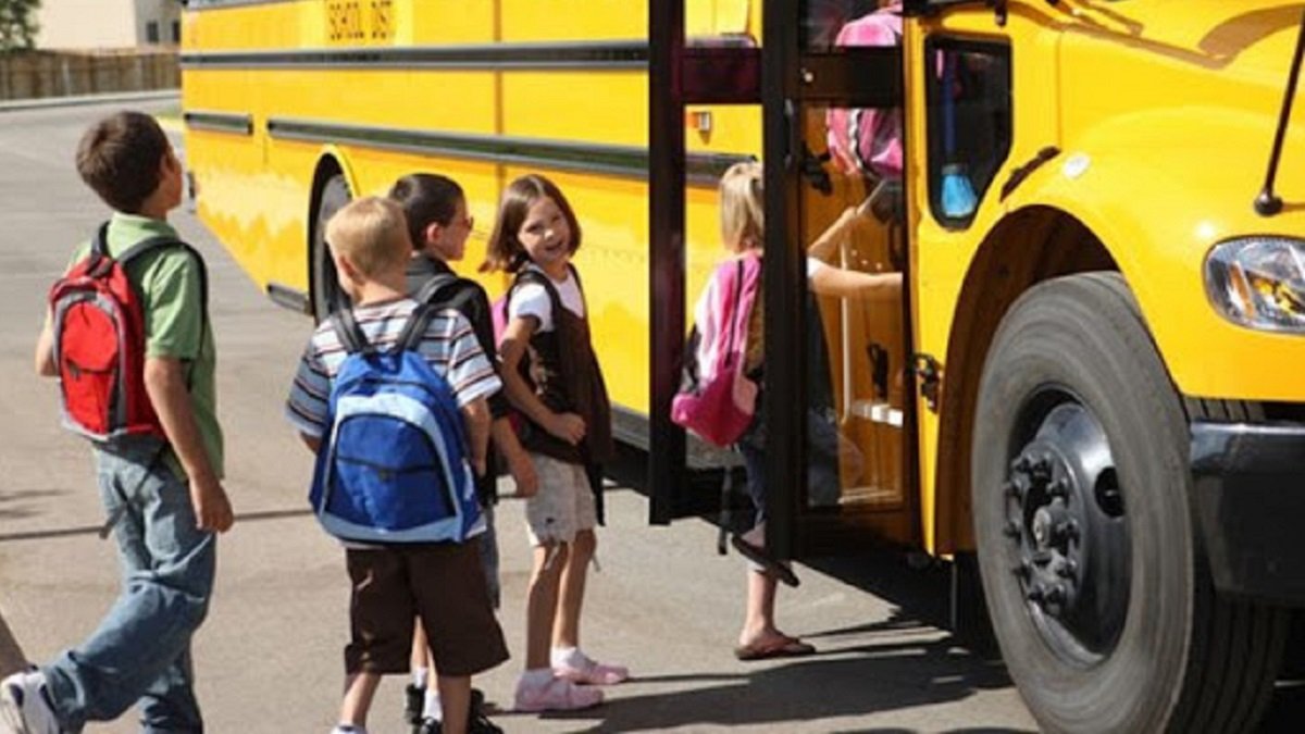 У Києві скасували безплатний проїзд для школярів: названо ціни проїзних квитків - today.ua