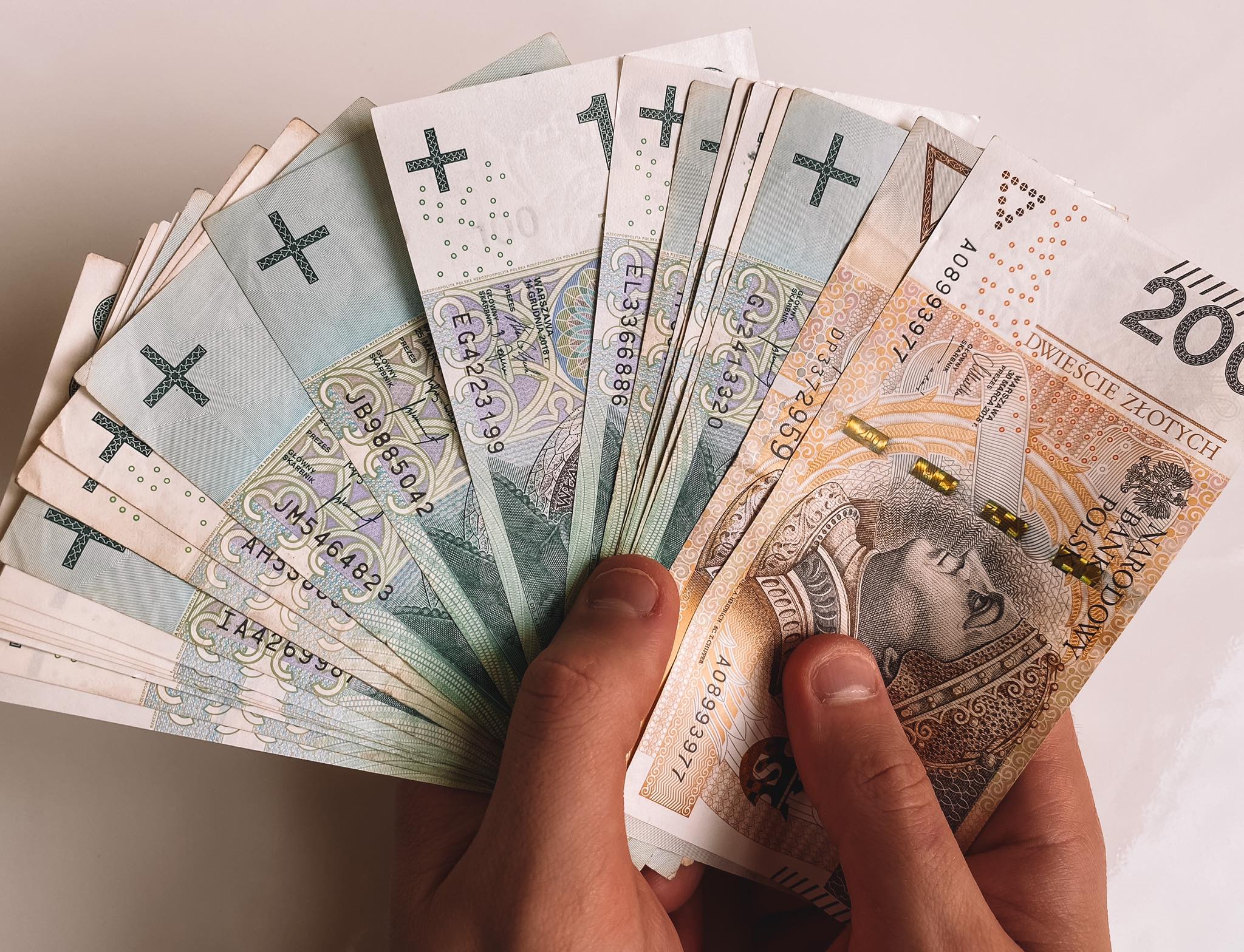 В Польше выросла минимальная зарплата: сколько будут зарабатывать украинцы в соседней стране