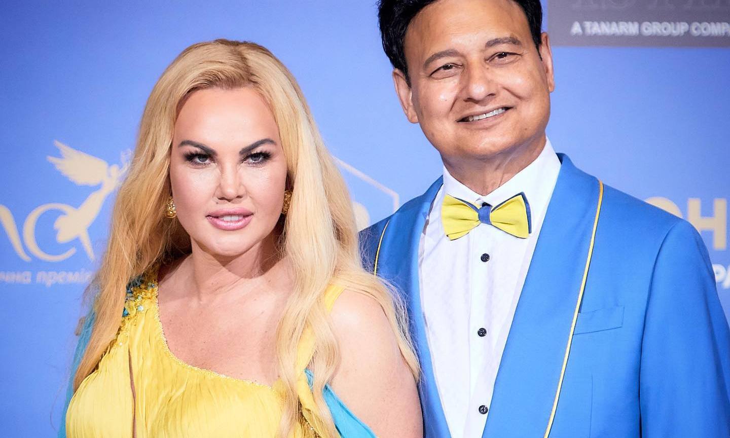 Камалия показала нежное фото с мужем и детьми в день 20-й годовщины отношений - today.ua