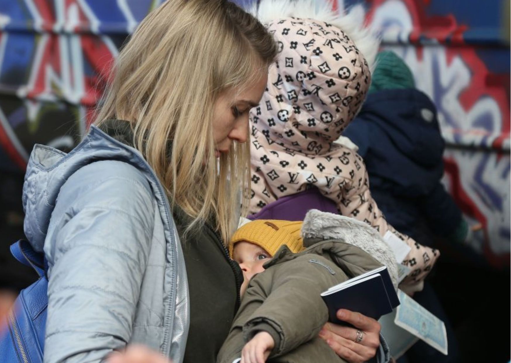 Українці за кордоном повинні відмовитися від виплат ВПО: як це зробити