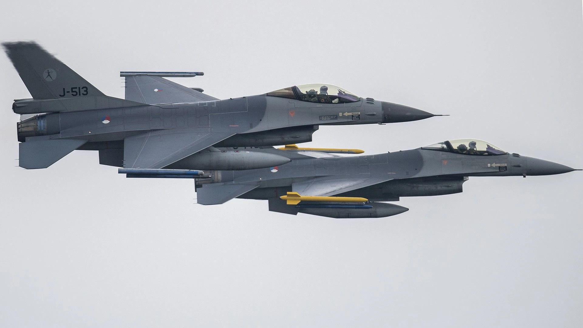 ЗСУ отримають 19 винищувачів F-16 від Данії: збиватимуть СУ-35