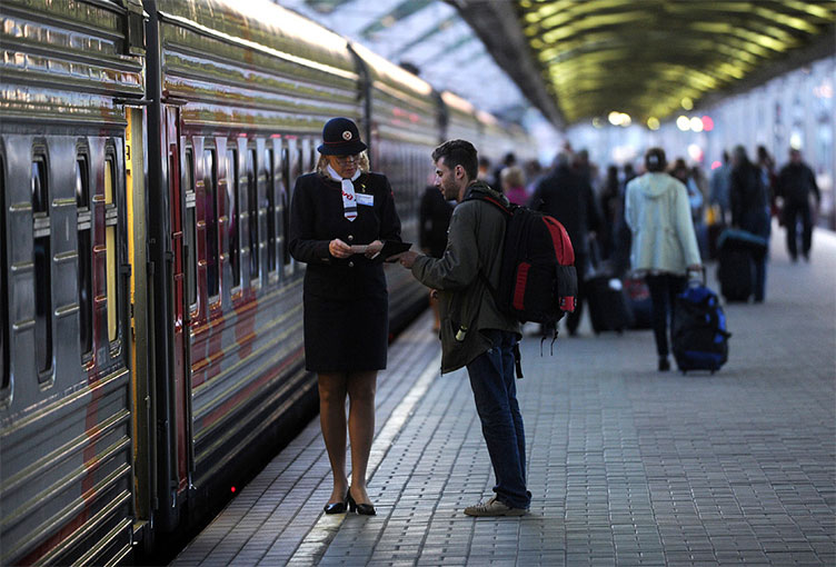Укрзалізниця заблокувала сотні акаунтів спекулянтів: яка зараз ситуація з квитками на потяги