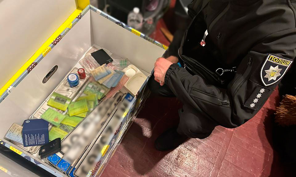 Полиция разоблачила опасную банду автомобильных мошенников - today.ua