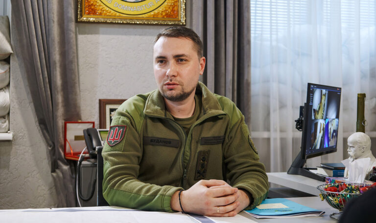 “Счастье всегда со мной“: Буданов признался, что его жена живет с ним в кабинете - today.ua