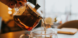 Сколько раз можно заваривать одну и ту же порцию чая: полезный лайфхак для любителей этого напитка - today.ua