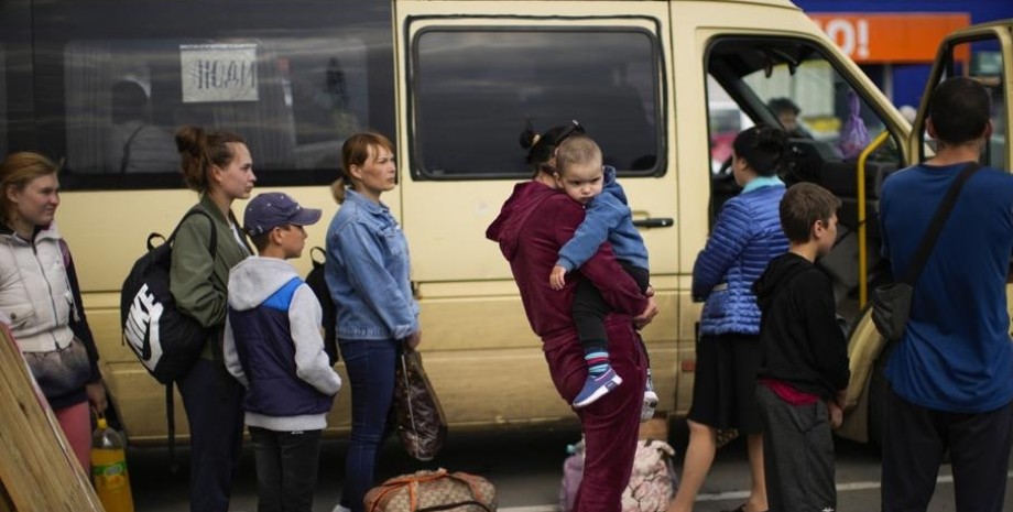В Украине объявлена массовая принудительная эвакуация детей