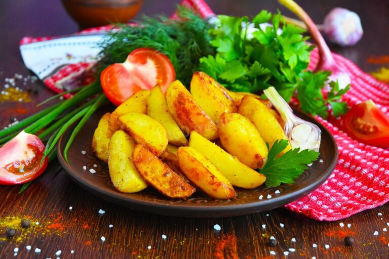 Картошка по-селянски: вкус блюда улучшат два секретных ингредиента - today.ua