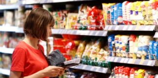 В украинских супермаркетах начали расти цены на подсолнечное масло, муку и сахар: где дешевле купить популярные продукты - today.ua