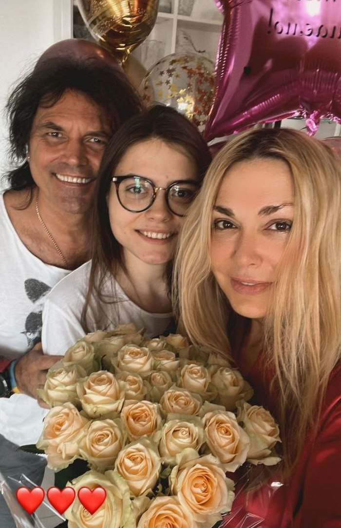 Приємний сюрприз: Ольга Сумська показала, як її привітали з днем народження чоловік та дочка