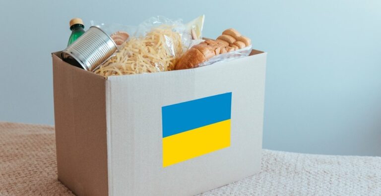 Не тільки переселенці: українці, що мають потребу, можуть отримати гуманітарну допомогу - today.ua