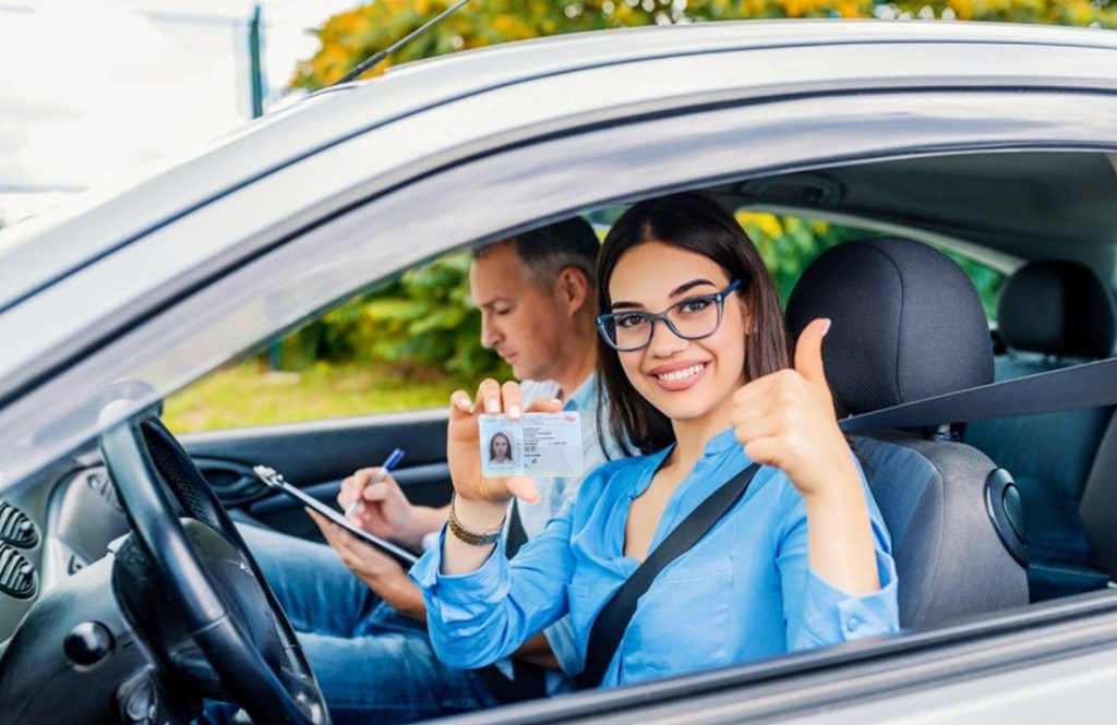 Кабмін підвищив вартість водійських прав з 1 січня 2024 року