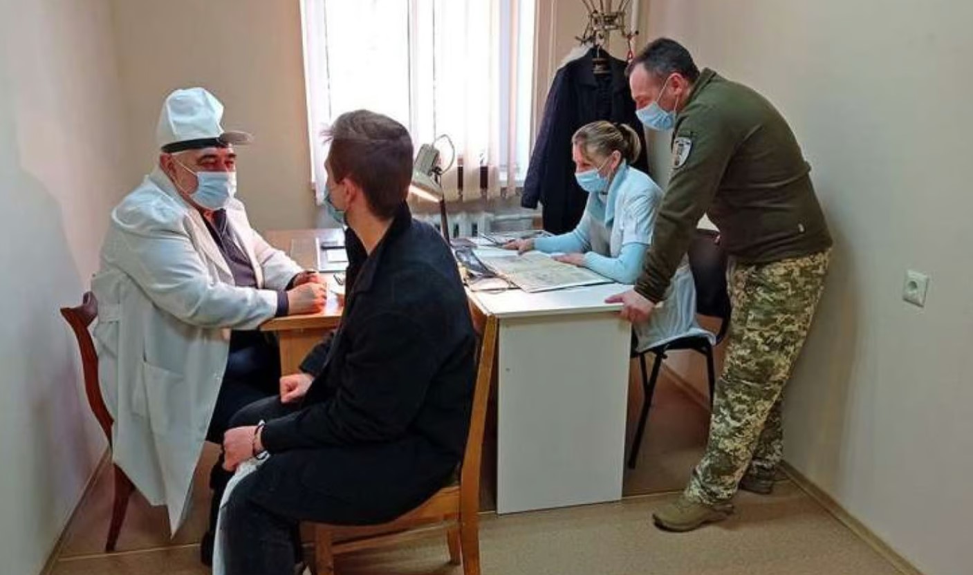 Мобілізація в Україні: як часто потрібно проходити ВЛК знятим з військового обліку громадянам 