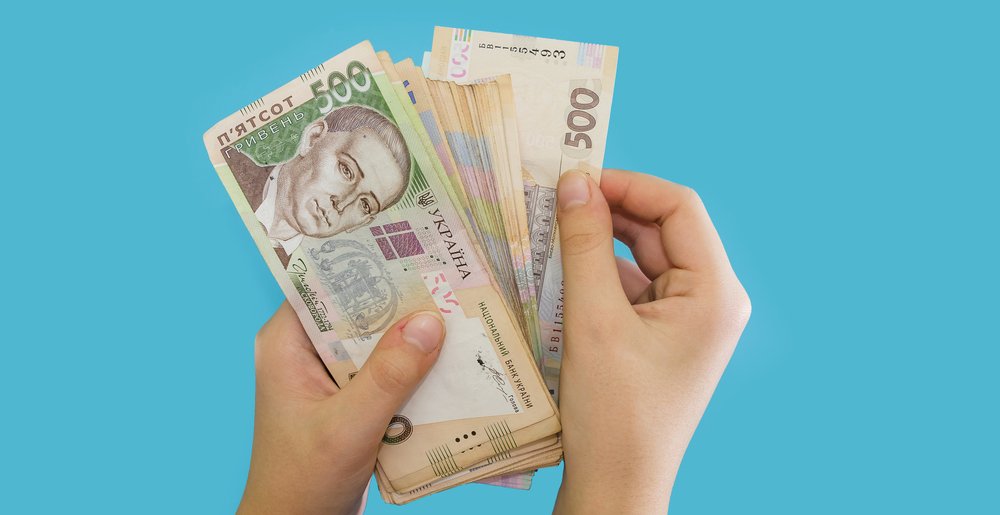 Українцям розповіли, хто та як може отримати 8500 грн на сім'ю: на що можна витратити допомогу