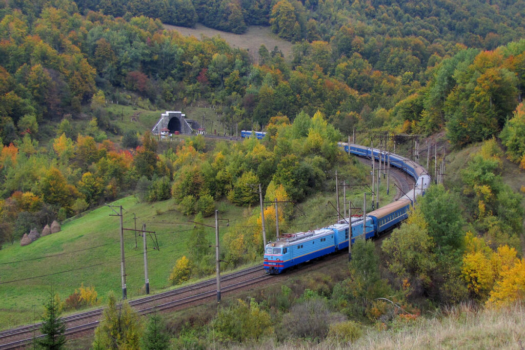Укрзализныця сообщила о сокращении маршрутов ряда поездов 
