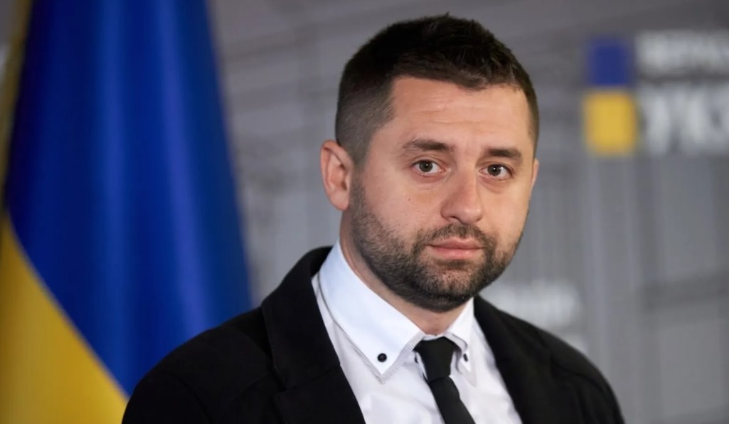 Украина работает над экстрадицией сбежавших за границу военнообязанных - Арахамия