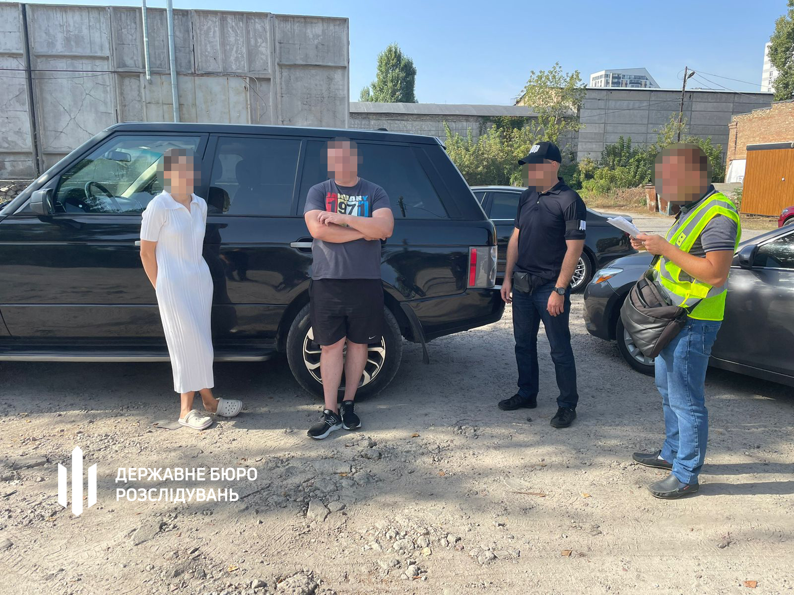 В Киеве основатели благотворительного фонда продавали гуманитарные автомобили - today.ua