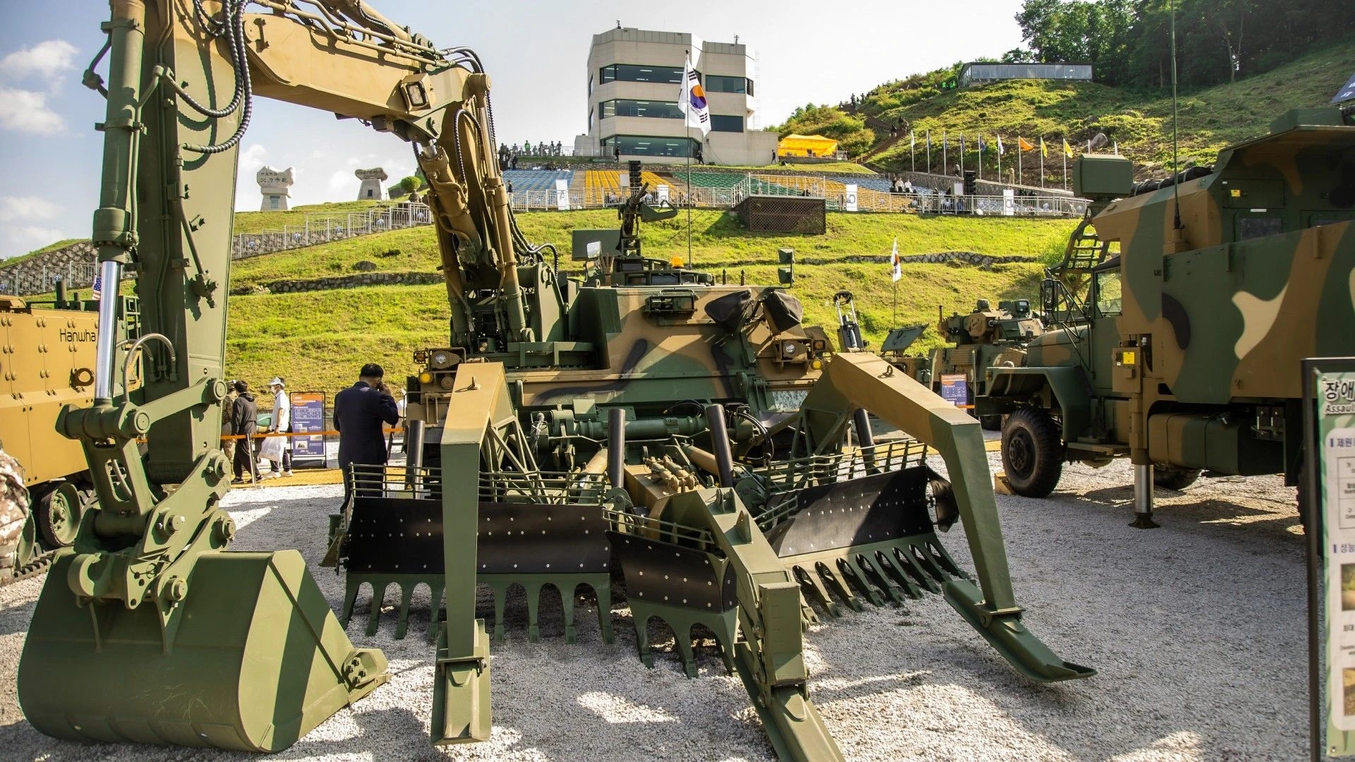 Южная Корея передаст Украине инженерные танки K600: что они могут Южная Корея передаст Украине инженерные танки K600: что они могут - today.ua