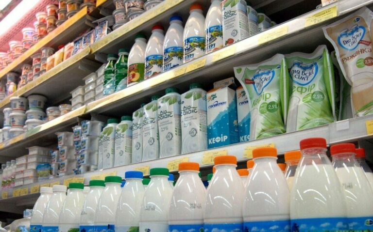 В Украине изменились цены на популярные молочные продукты: сколько стоят молоко, творог, сметана и сливочное масло  - today.ua