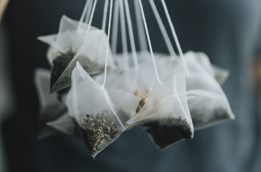 Як зробити чай у пакетиках смачнішим: простий лайфхак при заварюванні напою