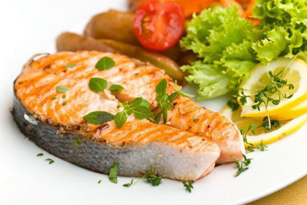 Чому смажена риба смачніша у ресторані, ніж вдома: три секрети шеф-кухарів