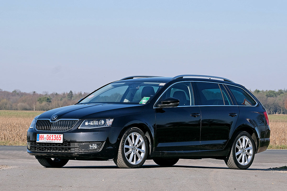 Skoda в 2023 году продала более 860 тыс автомобилей: популярные модели