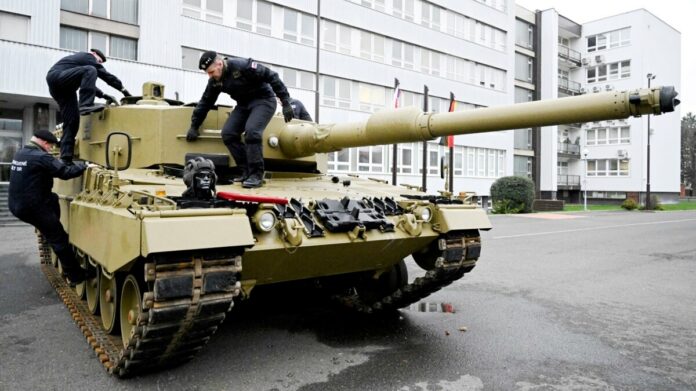 Украина отказалась от партии немецких танков Leopard 1: названа причина  - today.ua