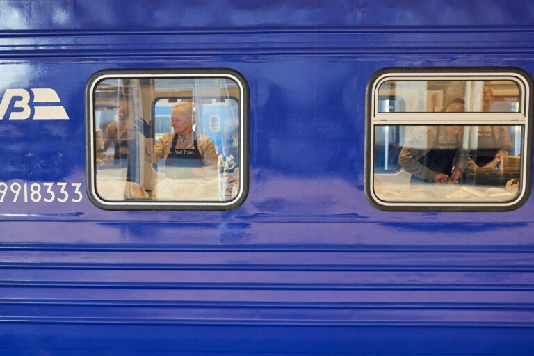 Укрзализныця отправит к линии фронта уникальный поезд: такого еще не было в мире  - today.ua