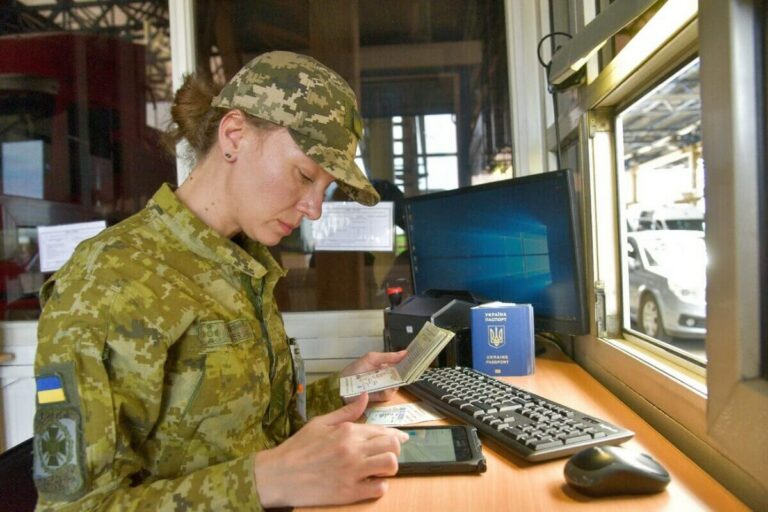 Залишилося два тижні: непридатним до військової служби українцям закриють виїзд за кордон - today.ua