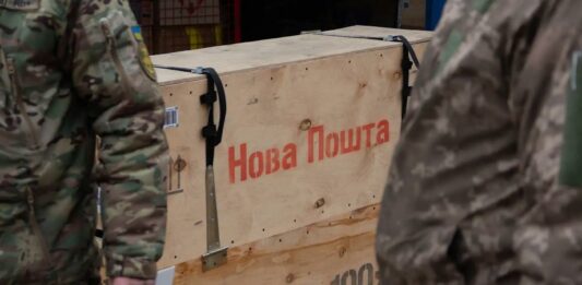 Під забороною: волонтери розповіли, що не можна класти у посилки військовим на передову - today.ua