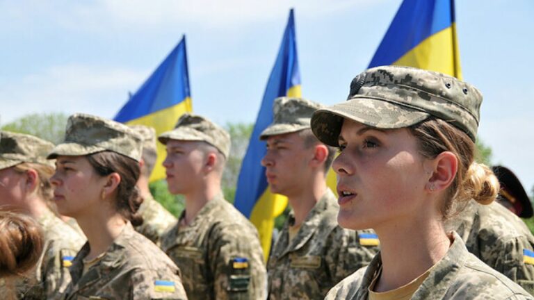 Мобілізація жінок в Україні: як стати на військовий облік, та який порядок проходження ВЛК - today.ua