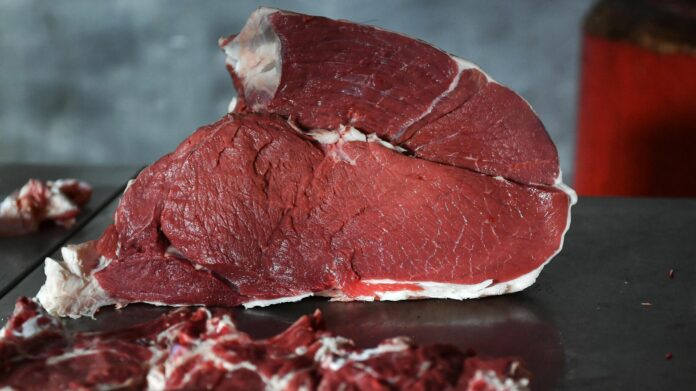 В Україні дорожчає м'ясо та сало: економіст розповів, що буде з цінами далі - today.ua