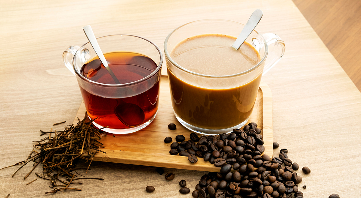 Больше кофеина: назван сорт чая, который бодрит лучше кофе