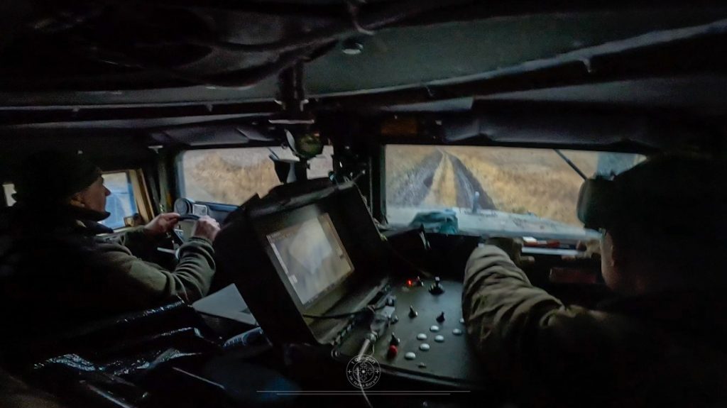 В Україні автомобілі “Хамві“ оснащують бойовим модулем “Амулет“