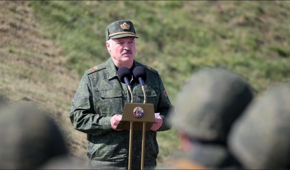 Беларусь строит у границы с Украиной военный городок: стала известна цель 